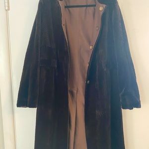 Mink Coat - Courderoy pattern. Silk inner lining. Size is approx M.